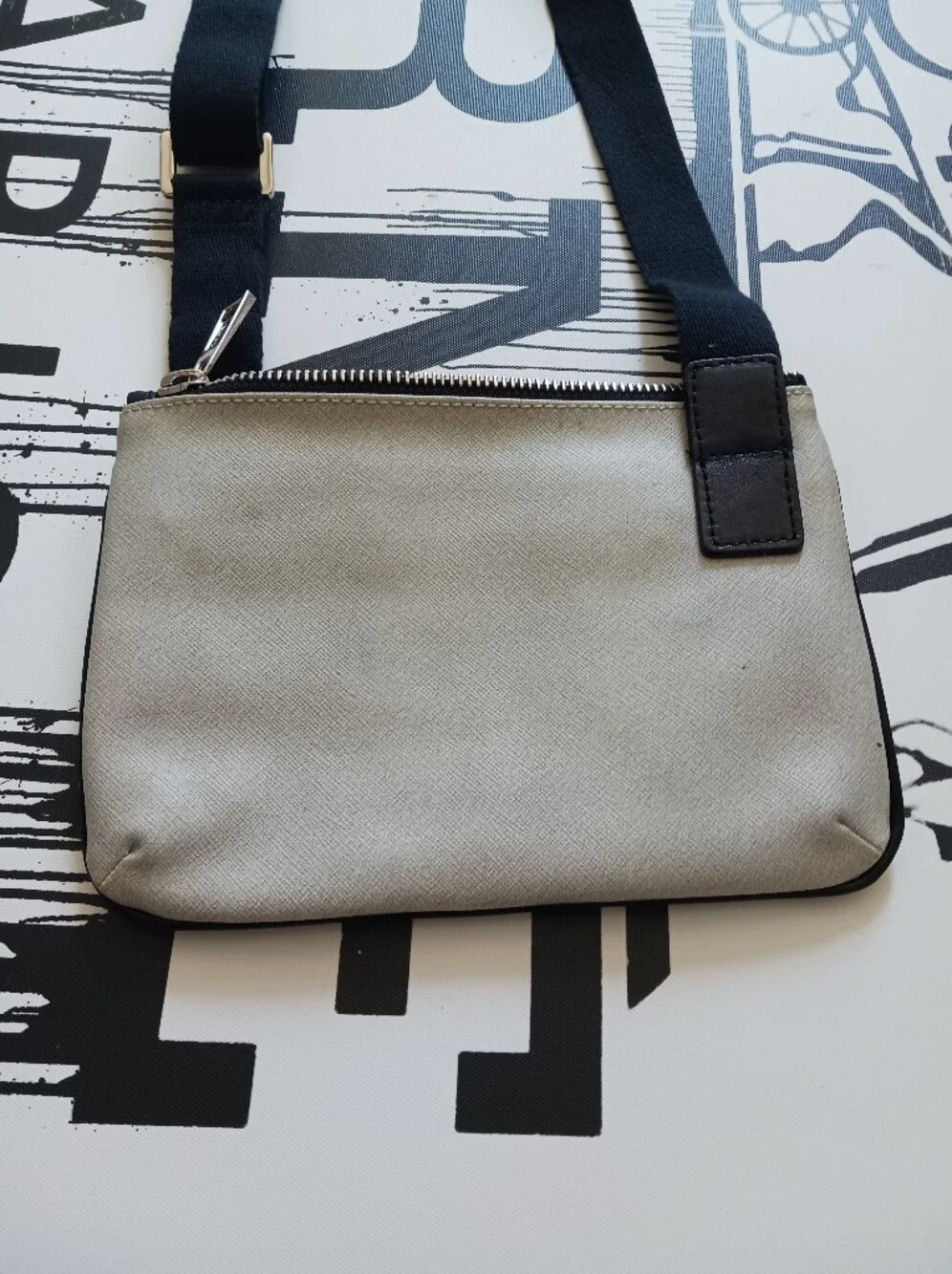 L.A.M.B. messenger style